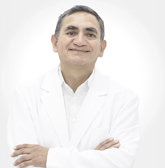 Doctor Luis Alberto Valdez especialista en salud ocupacional CheckSalud