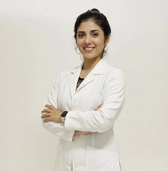 Doctora Elena Barrantes Ramírez especialista en salud ocupacional CheckSalud