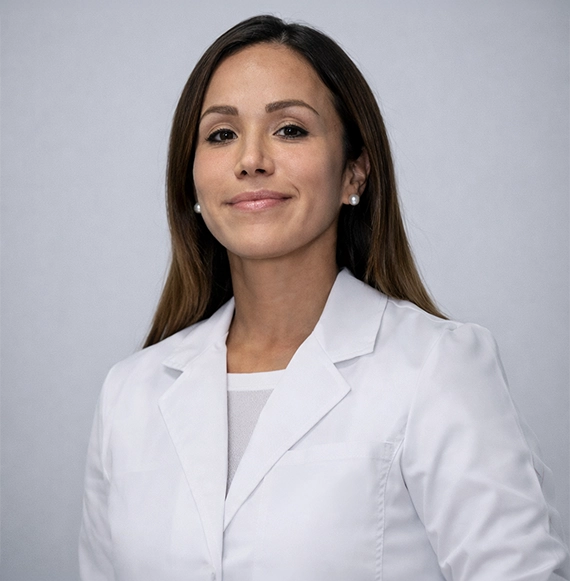 Doctora Fátima Chávez Palomares especialista en salud ocupacional CheckSalud