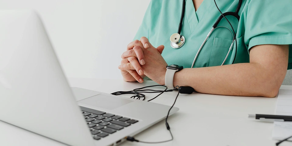 Consulta médica por telemedicina CheckSalud